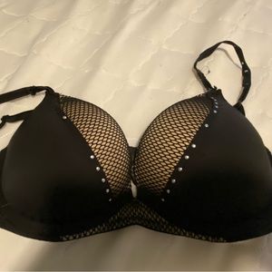 Victoria Secret 32D bra